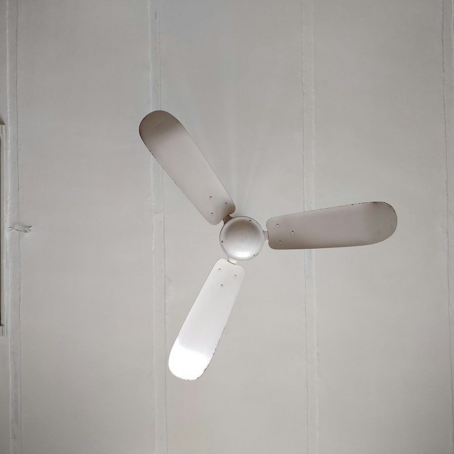 Slim 3-Blade Inverter Fan